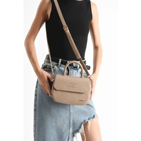 Kısa ve Uzun Askılı Çapraz Çanta – Şıklık ve Fonksiyonellik Bir Arada