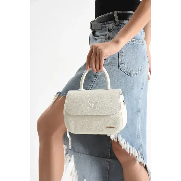 Kısa ve Uzun Askılı Çapraz Çanta – Şıklık ve Fonksiyonellik Bir Arada