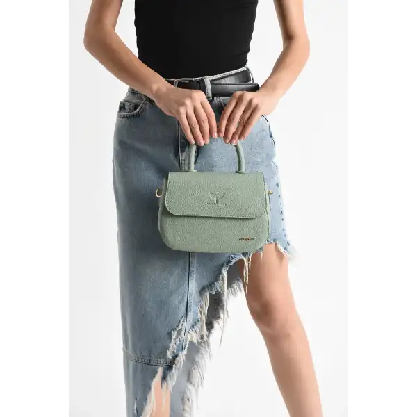 Kısa ve Uzun Askılı Çapraz Çanta – Şıklık ve Fonksiyonellik Bir Arada