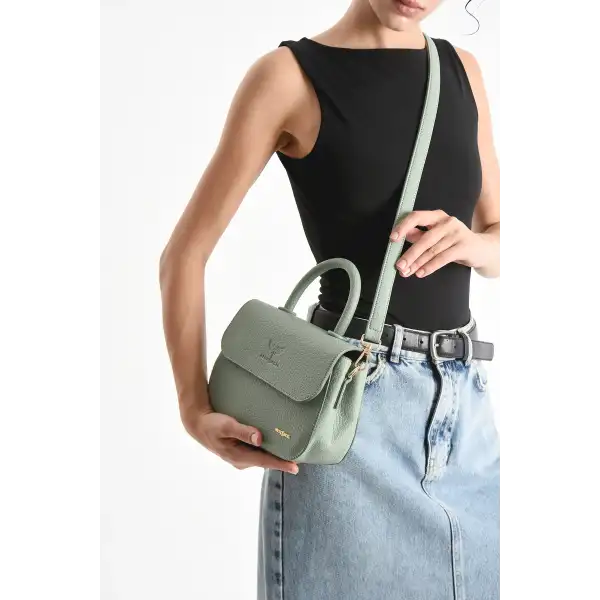 Kısa ve Uzun Askılı Çapraz Çanta – Şıklık ve Fonksiyonellik Bir Arada