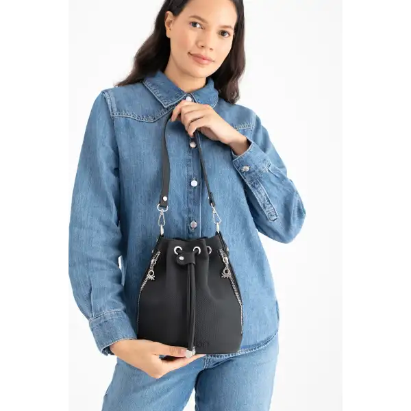 BENETTON KADIN KOL ÇANTASI BNT1650