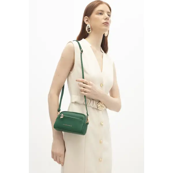 BENETTON KADIN OMUZ ÇANTASI BNT1717