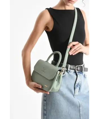 Kısa ve Uzun Askılı Çapraz Çanta – Şıklık ve Fonksiyonellik Bir Arada