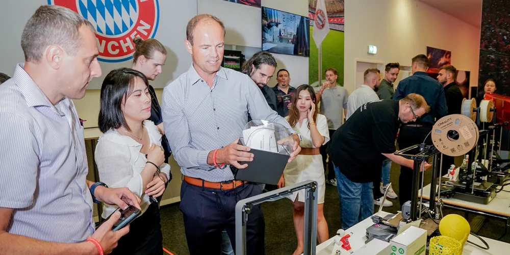 Creality, Bayern Münihin Sahasında Yeni Ürünlerini Tanıttı
