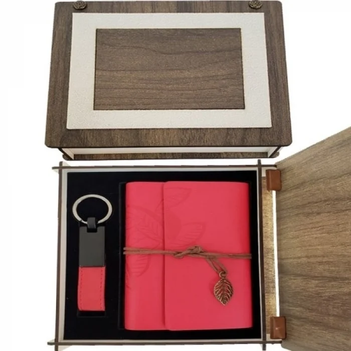 Mey İthalat® Özel Ahşap Kutulu Kırmızı Deri Defter ve Anahtarlık Set