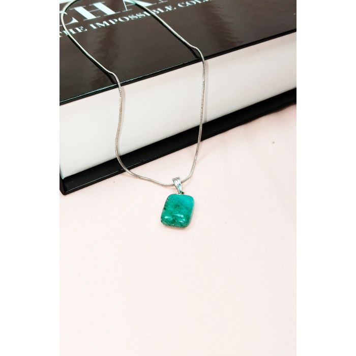 Apatit Doğal Taşı Zincirli El Yapımı Kolye Uç: 2 cm Zincir: 20 cm Kutulu