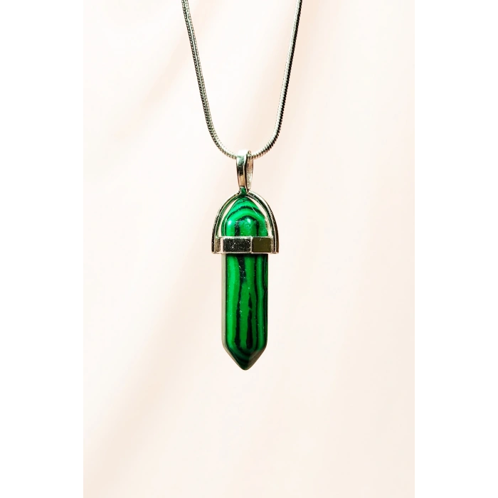 Malahit Doğal Taşı Zincirli El Yapımı Tasarımlı Kolye Uç: 3,5 cm Zincir: 20 cm Kutulu