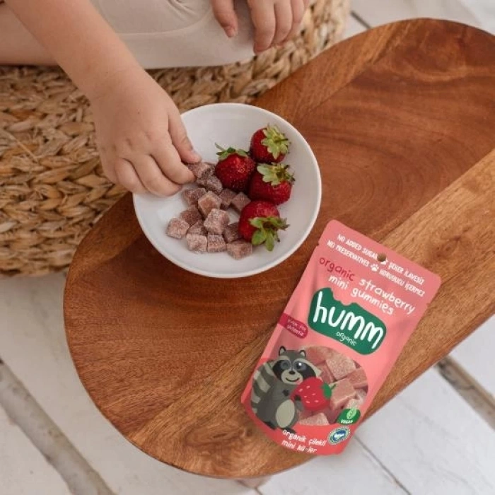 Mey İthalat® Organik Çilekli Glutensiz Vegan Mini Küpler 30 Gr
