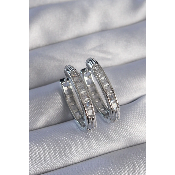 Mey İthalat® Pirinç Gümüş Renk Zirkon Taşlı Oval Model Küpe