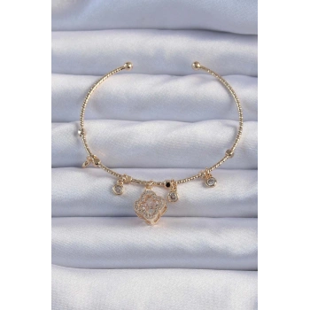 Mey İthalat® Pirinç Altın Renk Zirkon Taşlı Yonca Model Charm Bileklik