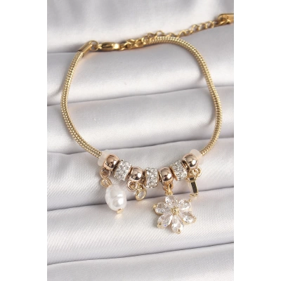 Pirinç Gold Renk Sallantı Zirkon Taşlı Çiçek Model İnci Detay Charm Kadın Bileklik