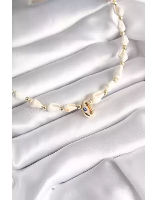 Beyaz Deniz Kabuğu Model Deniz Kabuğu Figür Nazar Boncuk Detay Kadın Kolye