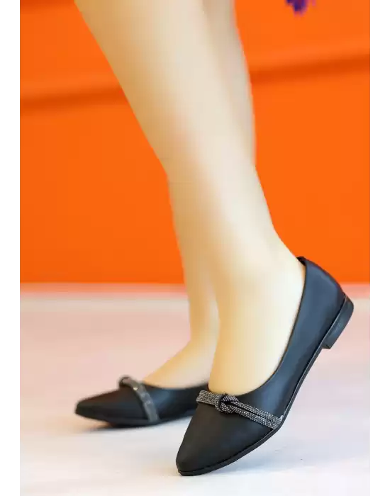 Jadira Siyah Cilt Babet Ayakkabı