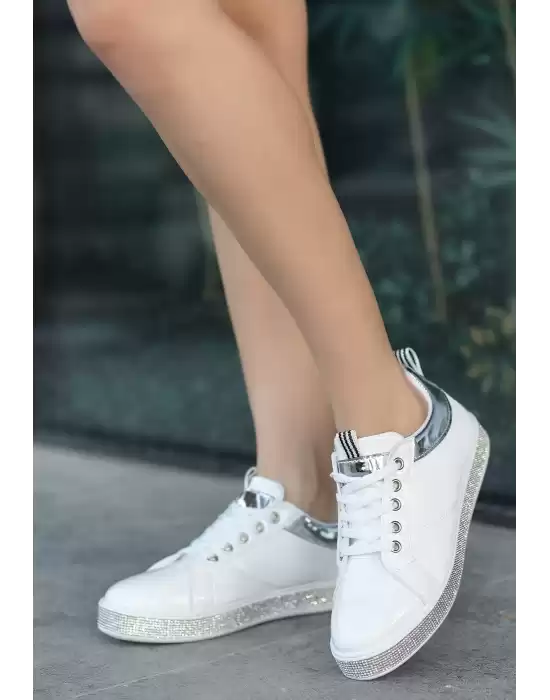 Jeja Beyaz Rugan Bağcıklı Spor Ayakkabı