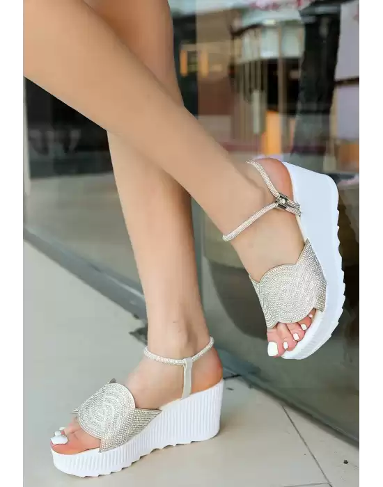 Jenny  Gümüş Cilt Boncuk İşlemeli Sandalet