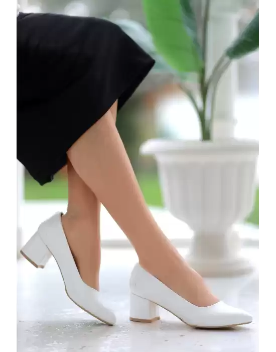 Tegan Beyaz Cilt Topuklu Ayakkabı