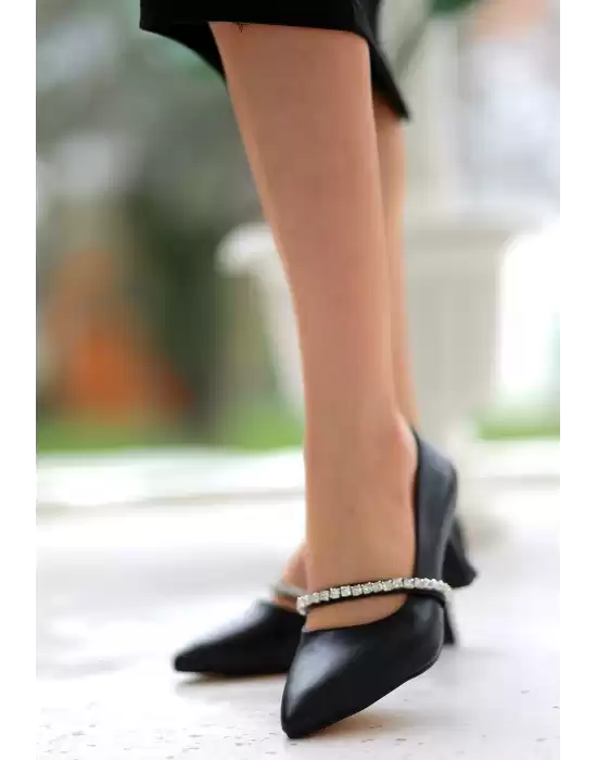 Tonya Siyah Cilt Topuklu Ayakkabı