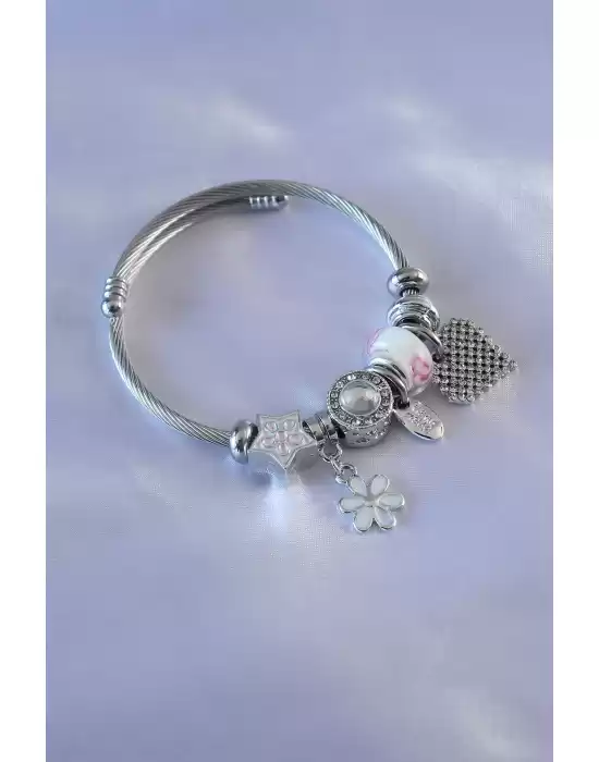 Beyaz Renk Boncuklu Zirkon Taşlı Kalp Figür Çiçek Detay Zirkon Taşlı Charm Model Kadın Bileklik