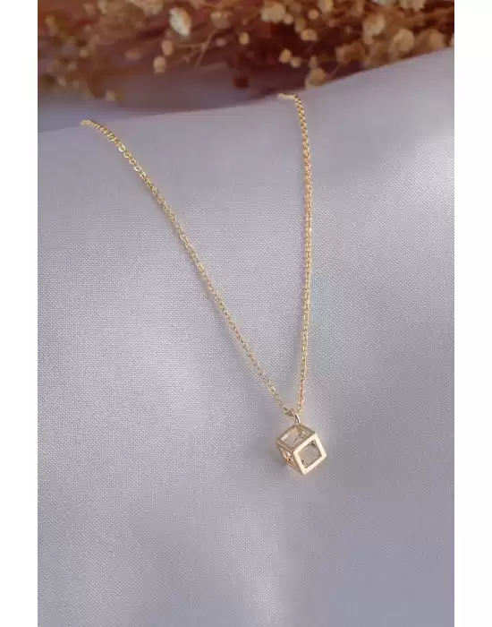 Gold Renk Küp Figür Zirkon Taş Detay Kadın Kolye
