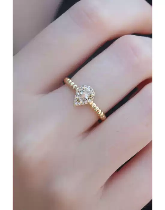 Gold Renk Zirkon Taşlı Damla Model Kadın Yüzük