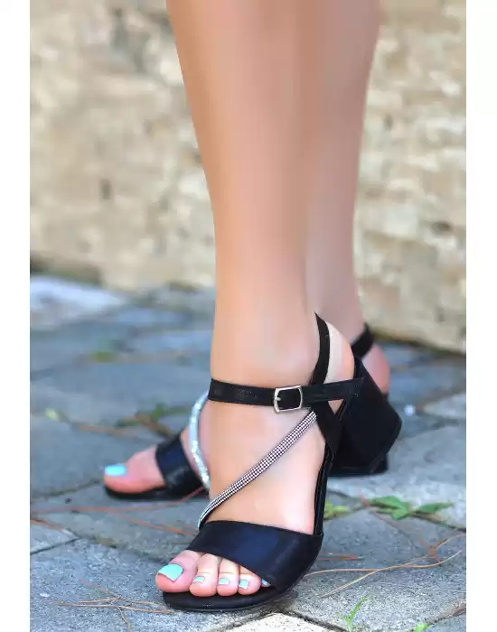 Lita Siyah Cilt Topuklu Ayakkabı