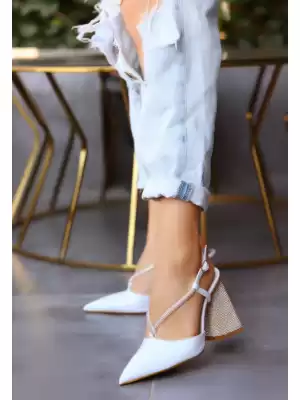 Exel Beyaz Rugan Topuklu Ayakkabı