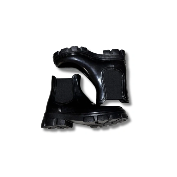 Kaymaz Yüksek Tabanlı Bilek Boy Lastikli Kadın Botu 36-40 Siyah