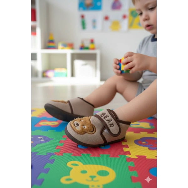 Soylu Yumuşak Nakışlı Erkek Çocuk Pandufu Kahverengi