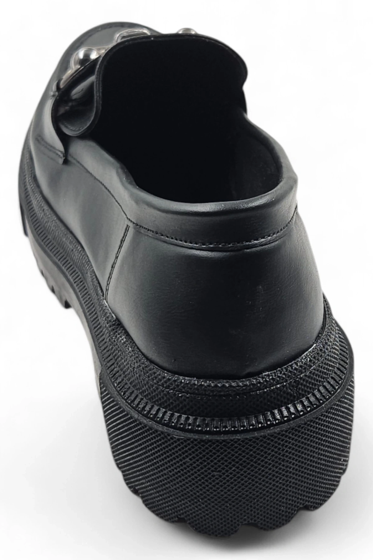 Sleekness Siyah Kalın Tabanlı Tokalı Mat Topuk Pedli Kadın Loafer Ayakkabı