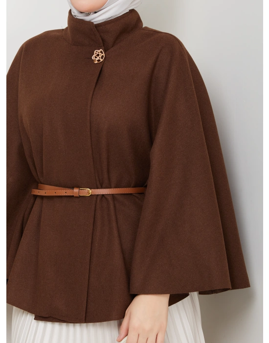 kadın kemerli broş düğmeli kaşe panço