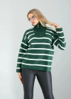 Yeşil Dik Yaka Çizgili Triko Kazak