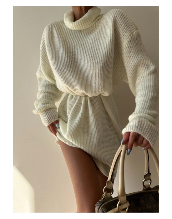 Beyaz Boğazlı Triko Elbise