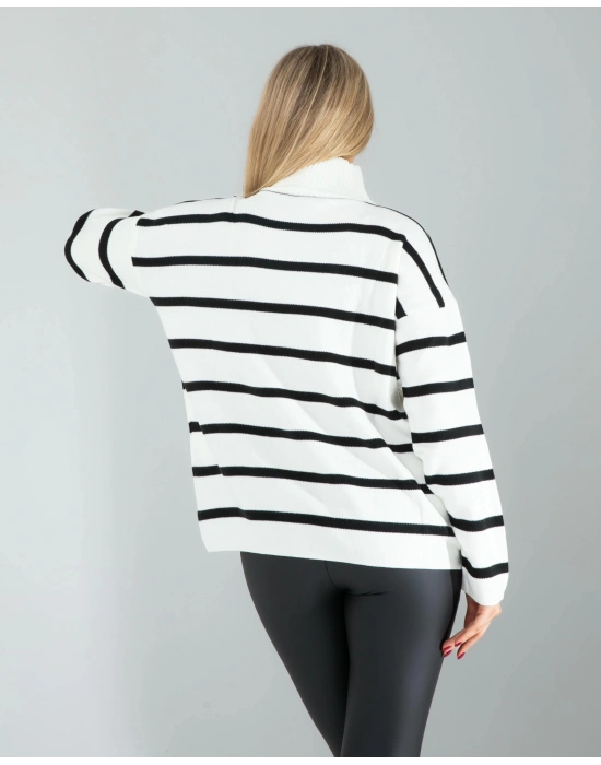 Beyaz Dik Yaka Çizgili Triko Kazak