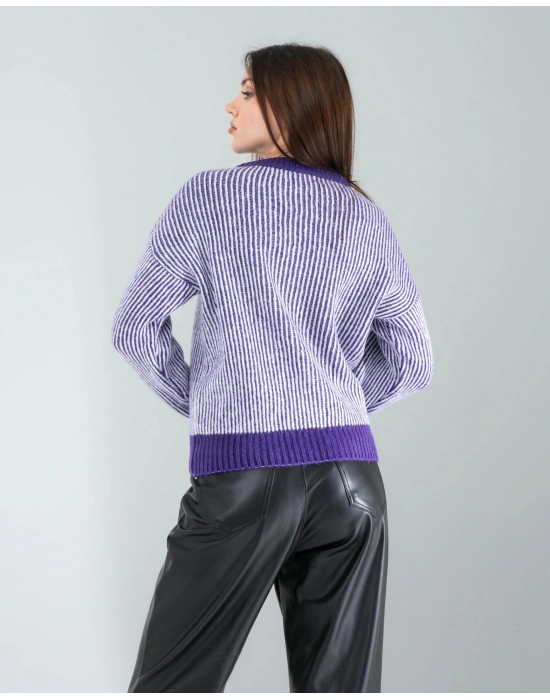 Mavi Çizgili Beyaz Yakalı Triko Kazak