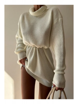 Beyaz Boğazlı Triko Elbise