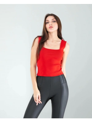 Kırmızı Kare Yaka Kalın Askı Triko Crop Bluz