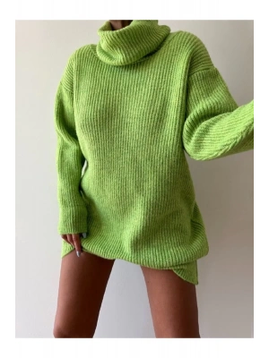 Yeşil Boğazlı Triko Elbise