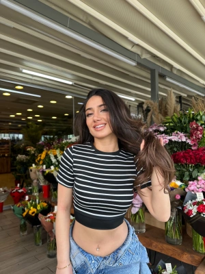 Siyah Çizgili Manşet Detay T-Shirt