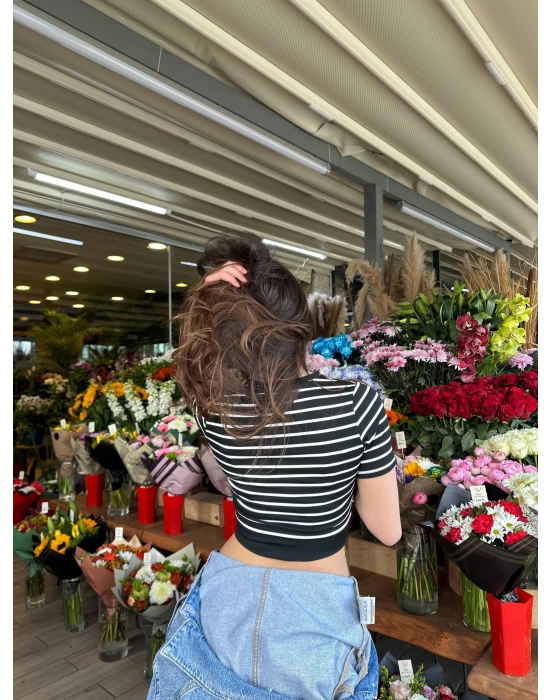 Siyah Çizgili Manşet Detay T-Shirt