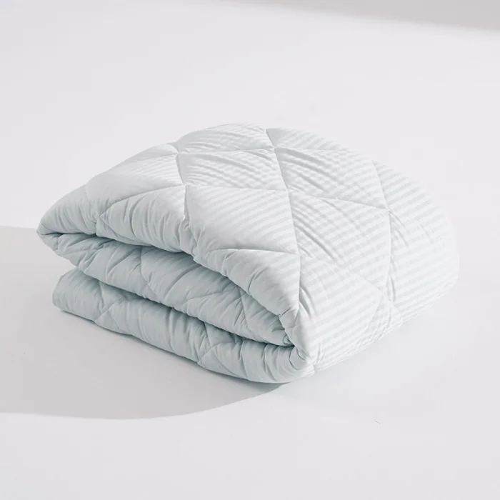 Çizgili Saten Yorgan Beyaz