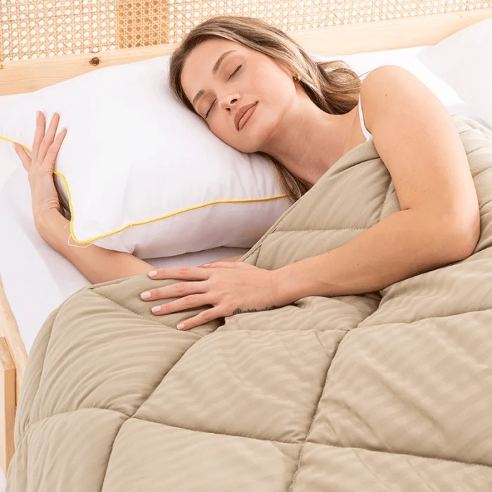 Çizgili Saten Yorgan Karamel