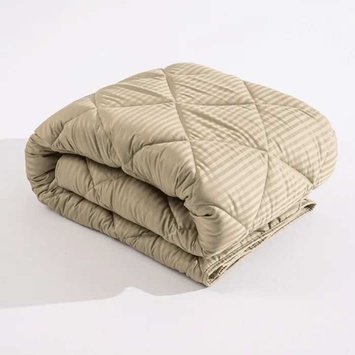 Çizgili Saten Yorgan Karamel