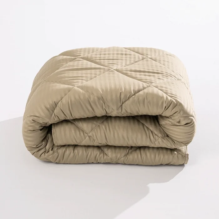 Çizgili Saten Yorgan Karamel