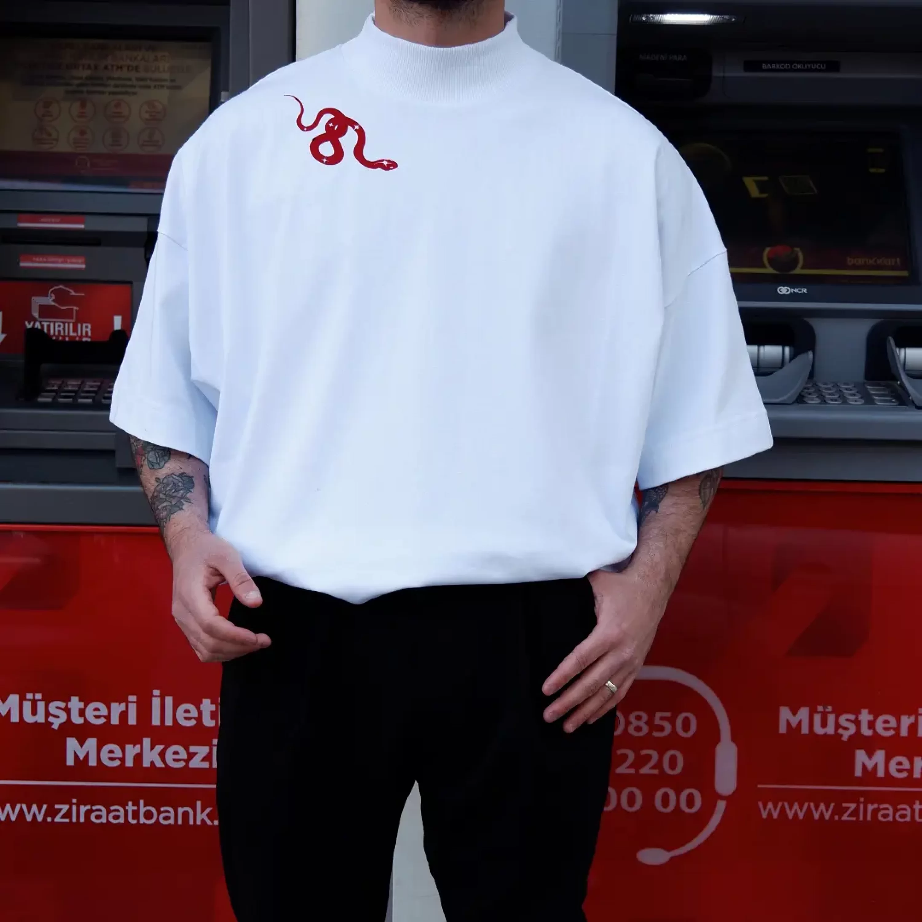 Snake Ekstra Oversize Boğazlı Beyaz Tshirt