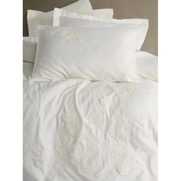 3D Nakışlı Çift Kişilik Saten Nev Takımı Chic Ekru