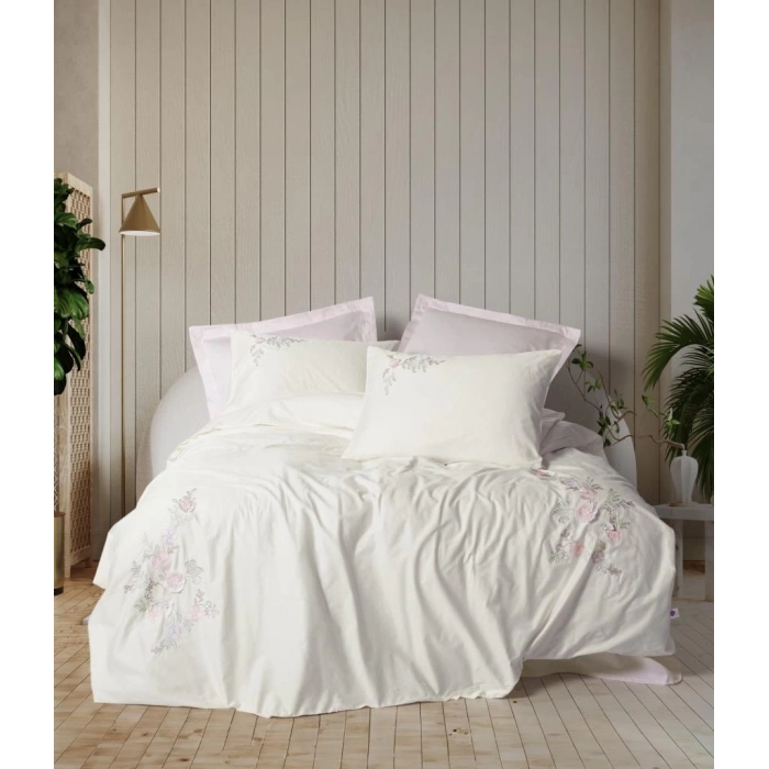 3D Nakışlı Çift Kişilik Saten Nev Takımı Yedda Pudra