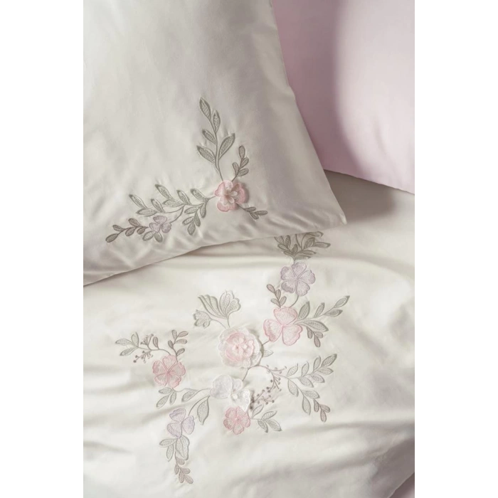 3D Nakışlı Çift Kişilik Saten Nev Takımı Yedda Pudra