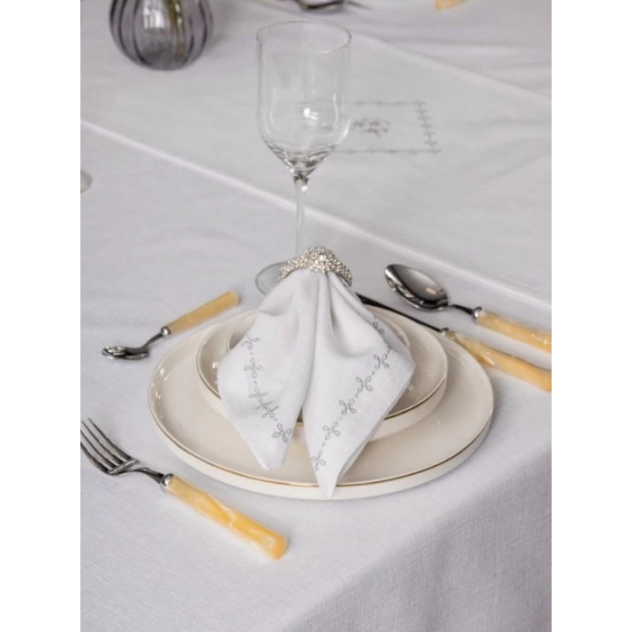 Beyaz 8 Parça Keten Masa Örtüsü