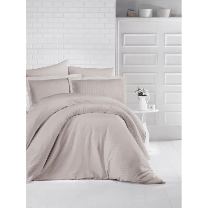 Çizgili Saten Nev Takımı Çift Kişilik Taş