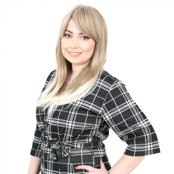 Düz Perçemli Orta Boy Fiber Sentetik Peruk / Karamel / Platin Röfleli